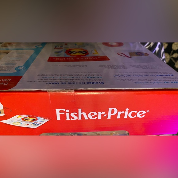 NEW Fisher-Price on-the-go-playset - Picture 3 of 3